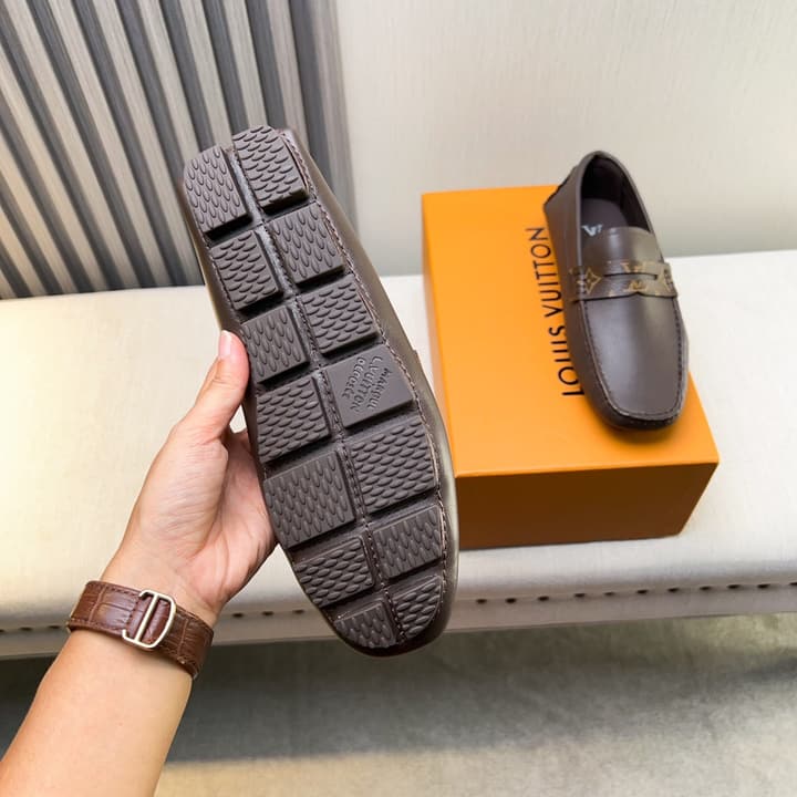 Louis Vuitton Pebbled Leather Driving Shoes in Black Textured Leather