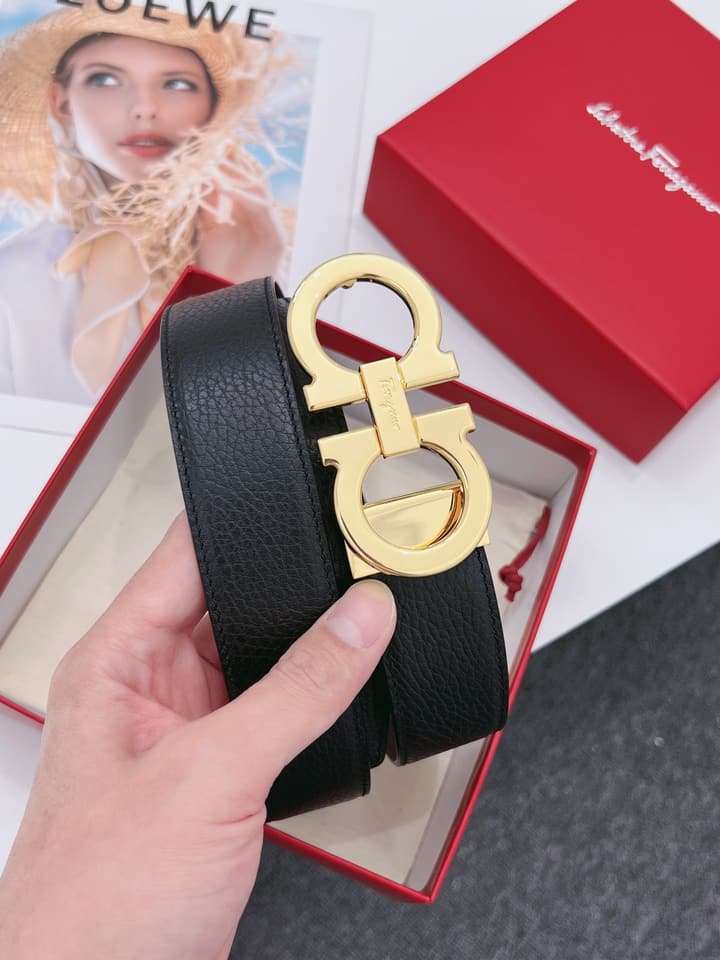 Ferragamo Men's Reversible Leather Belt in Assorted Buckle Display