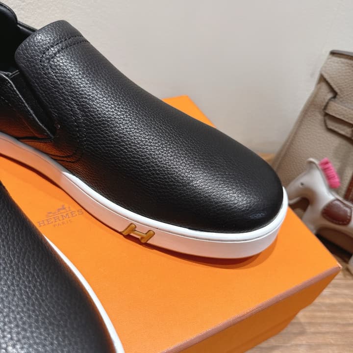 Hermès Classic Lightweight Couple's Slides – SS25 in Black Leather