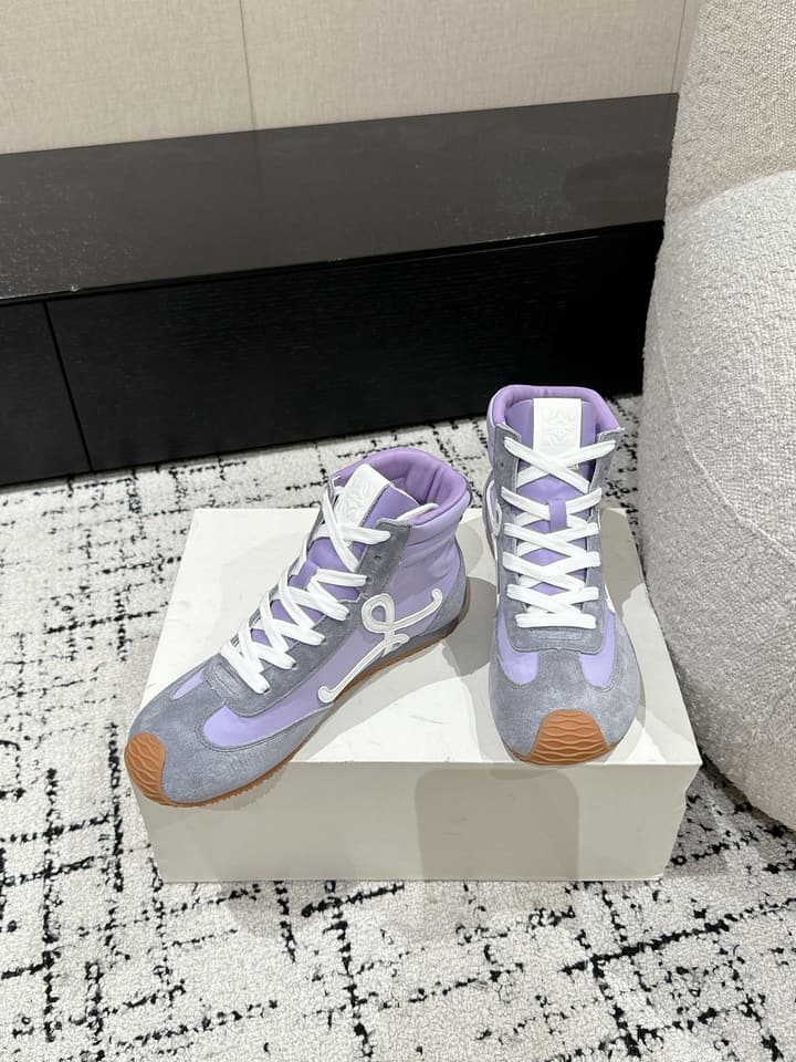Loewe Flow Runner 2.0 Runway Sneakers – 25SS in All White With Gum Sole