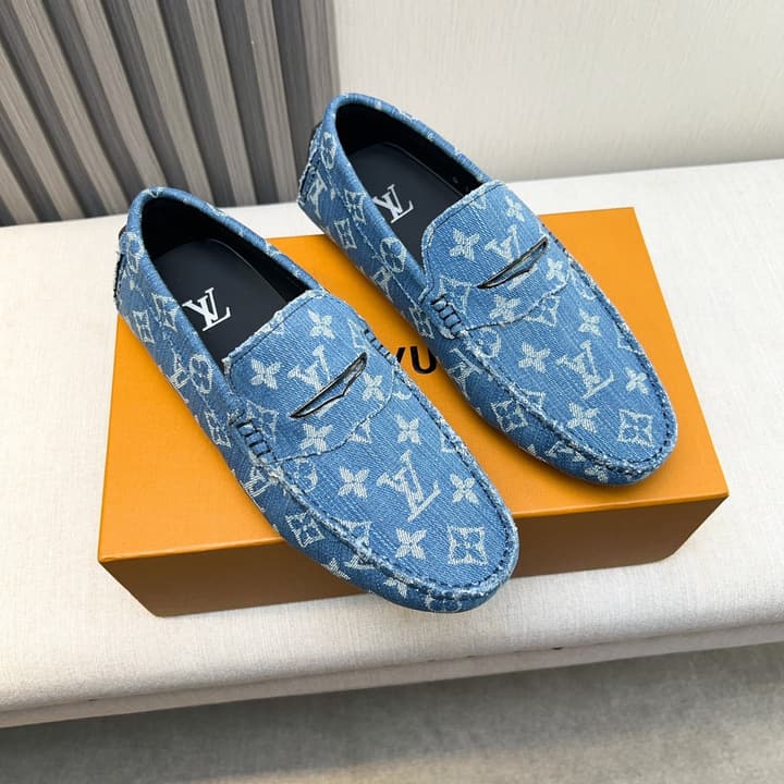 Louis Vuitton Pebbled Leather Driving Shoes in Black Textured Leather