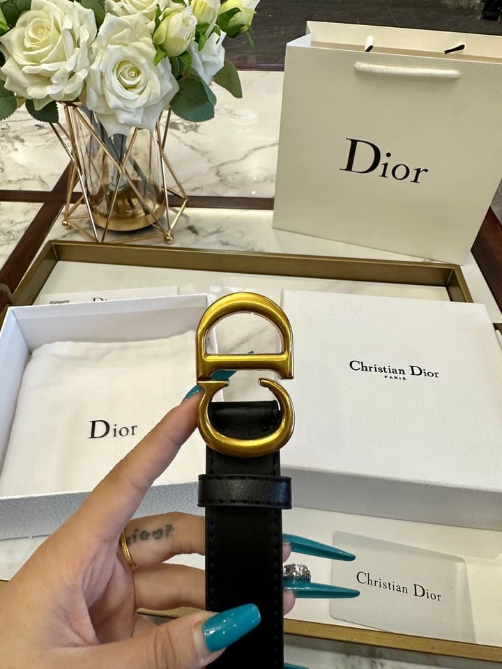Dior Classic Leather Belt – 3.0cm in Black Leather With Gold Buckle