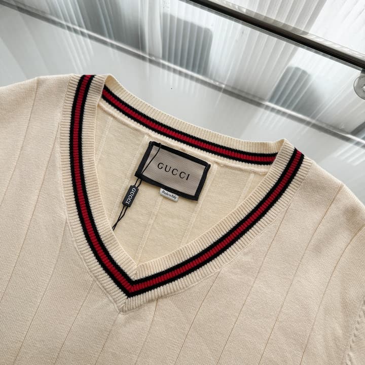 Gucci V-Neck Italian Knit Sweater in Apricot