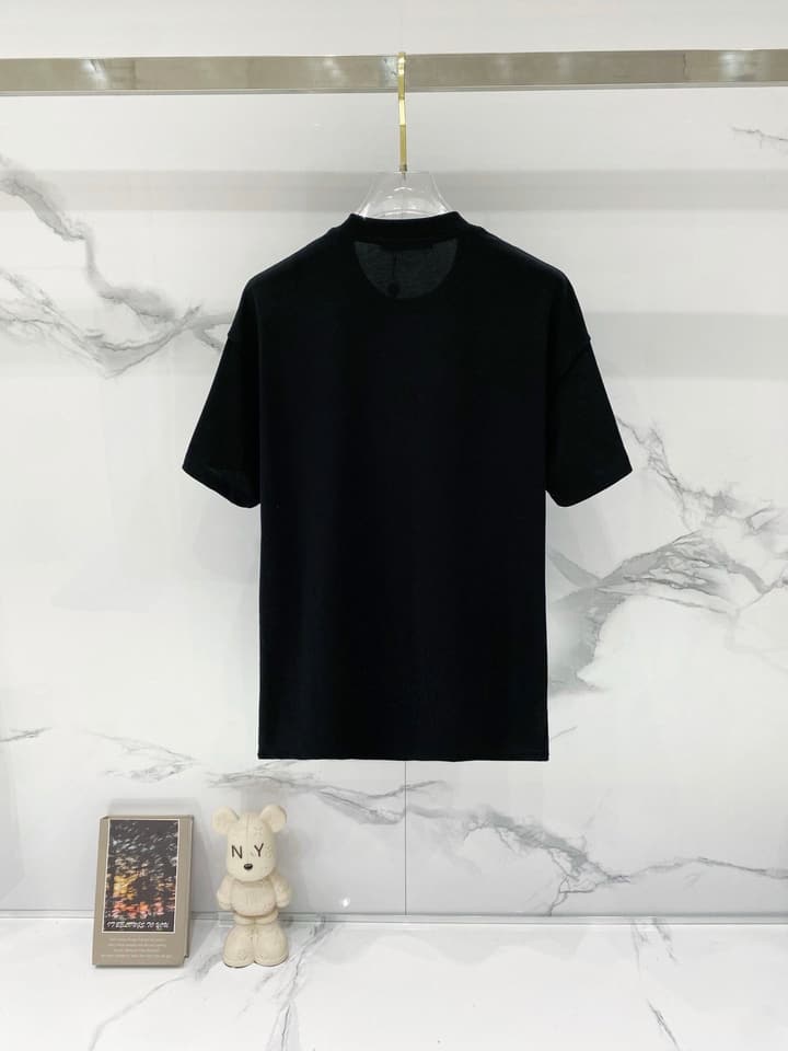 Louis Vuitton Snow Mountain Ice Cube Logo T-Shirt in Black