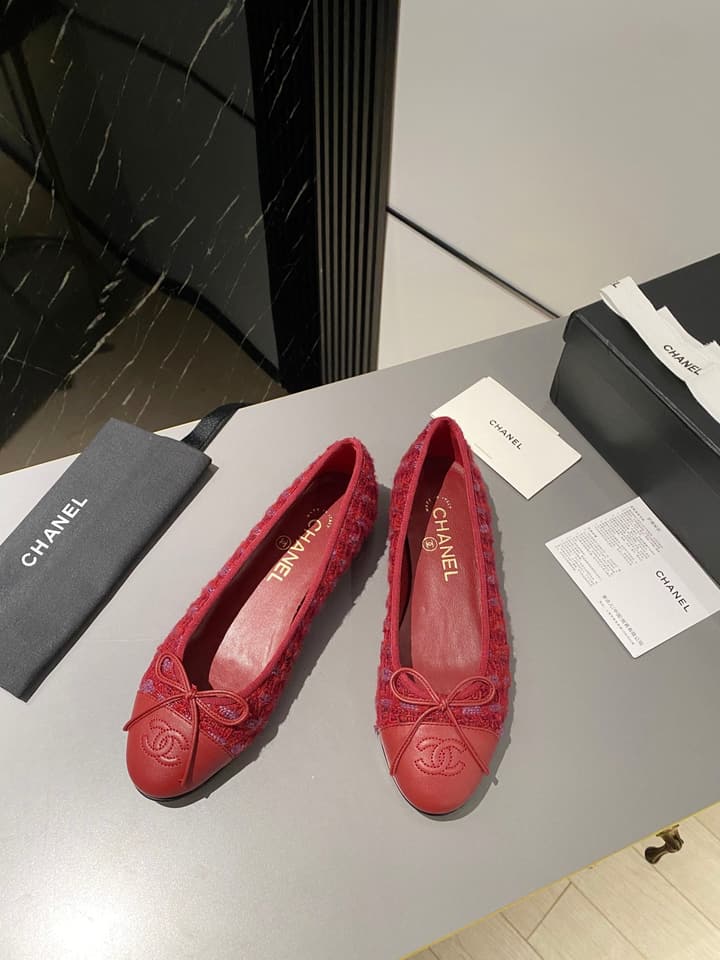 Chanel Classic Ballet Flats in Fuchsia Embossed