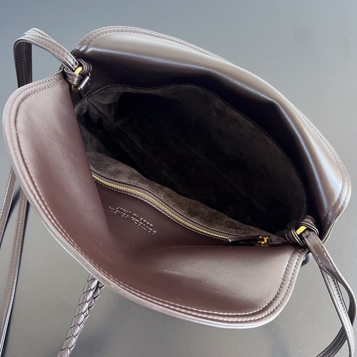 Bottega Veneta Small Liberta Handbag – 24FW in Classic Black