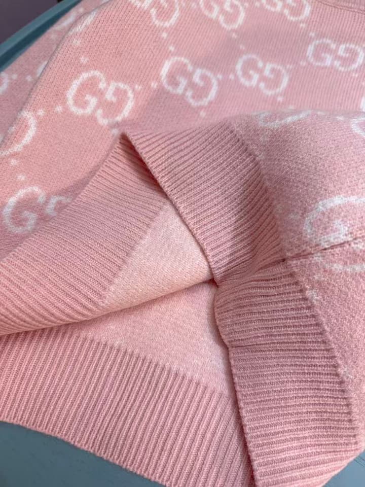 Gucci Kids Knit Sweater and Washed Denim Set – Spring/Summer Collection – 2025SS in Pink Sweater And Washed Blue Denim Set
