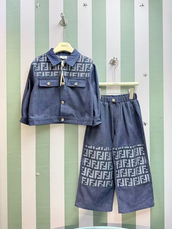 Fendi Children's Jacket and Washed Denim Set – Kids Collection – 2025SS in Washed Blue Denim Set