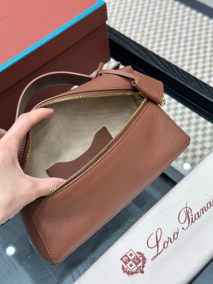 Loro Piana Extra Bag L23