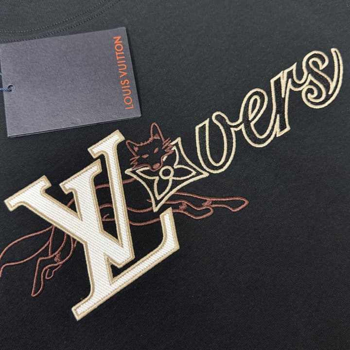 Louis Vuitton Embroidered Logo Oversized T-Shirt – Summer Collection – 26SS in Apricot Colorful LV Lovers