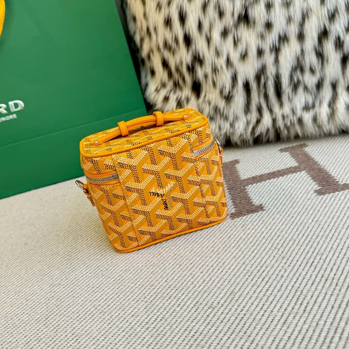 Goyard Muse Vanity Ultra Mini Cosmetic Bag in Blue