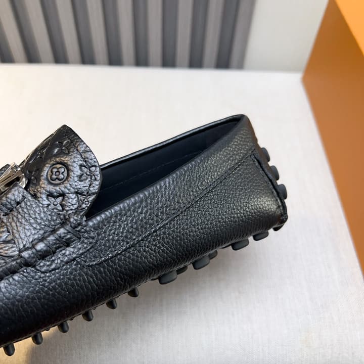 Louis Vuitton Pebbled Leather Driving Shoes in Black Textured Leather