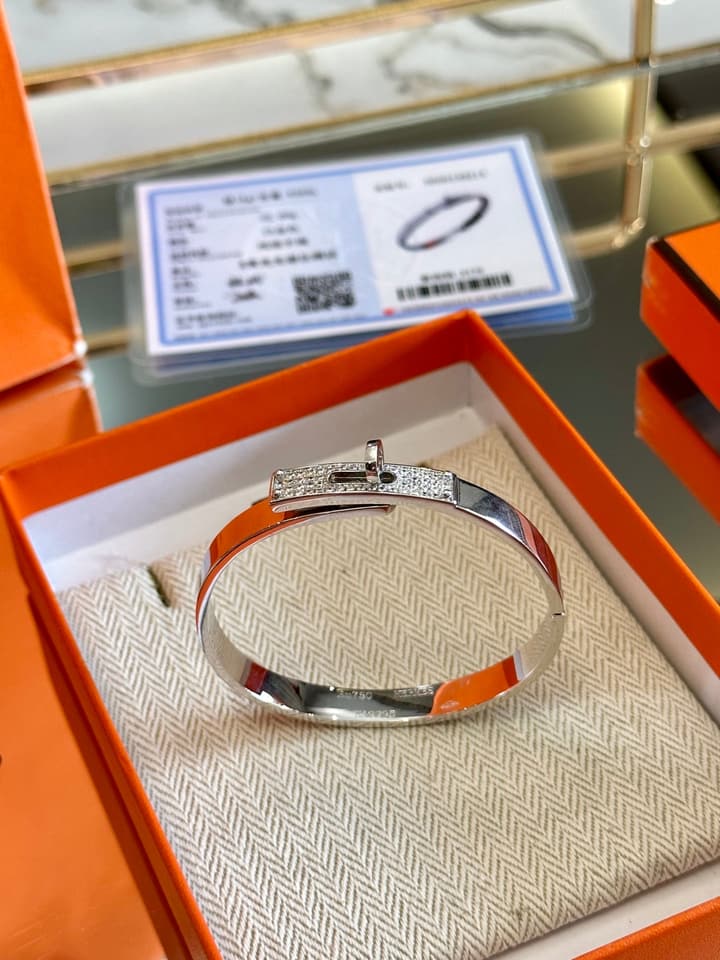 Hermès Enamel 18K Gold Plated Sterling Silver Bracelet in Gold