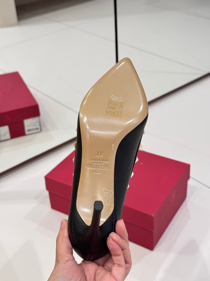 Valentino Classic High-Heel Pumps in Nude Pink Studded