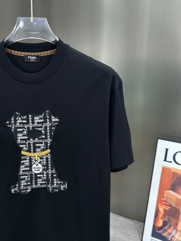 Fendi Logo and Graphic Cotton T-Shirt – 2026SS in Black Dog Graphic