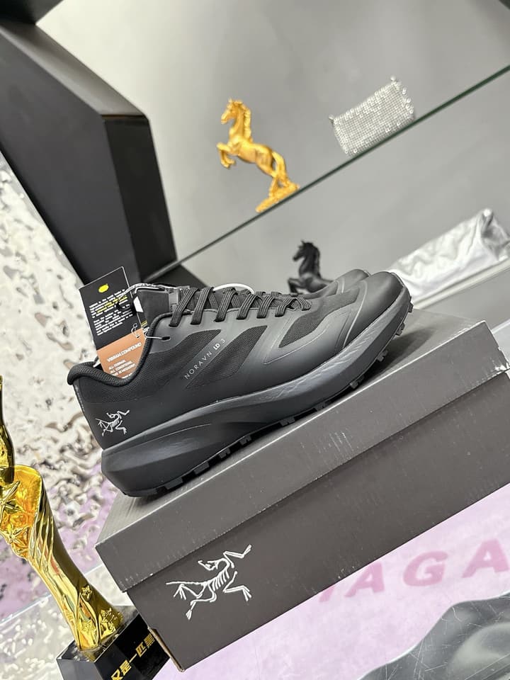 Arc'teryx Norvan LD 3 GORE-TEX Waterproof Trail Running Shoes in All Black