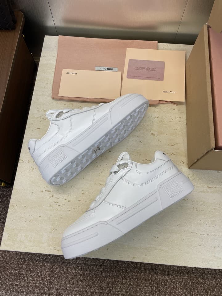 Miu Miu 2025FW Runway Lace-Up Casual Sneakers – 2025FW in Distressed Off-white Sneaker