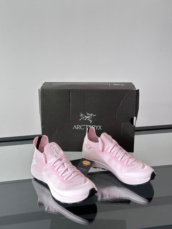 Arc'teryx Norvan SL 3 Trail Running Shoes in Light Pink