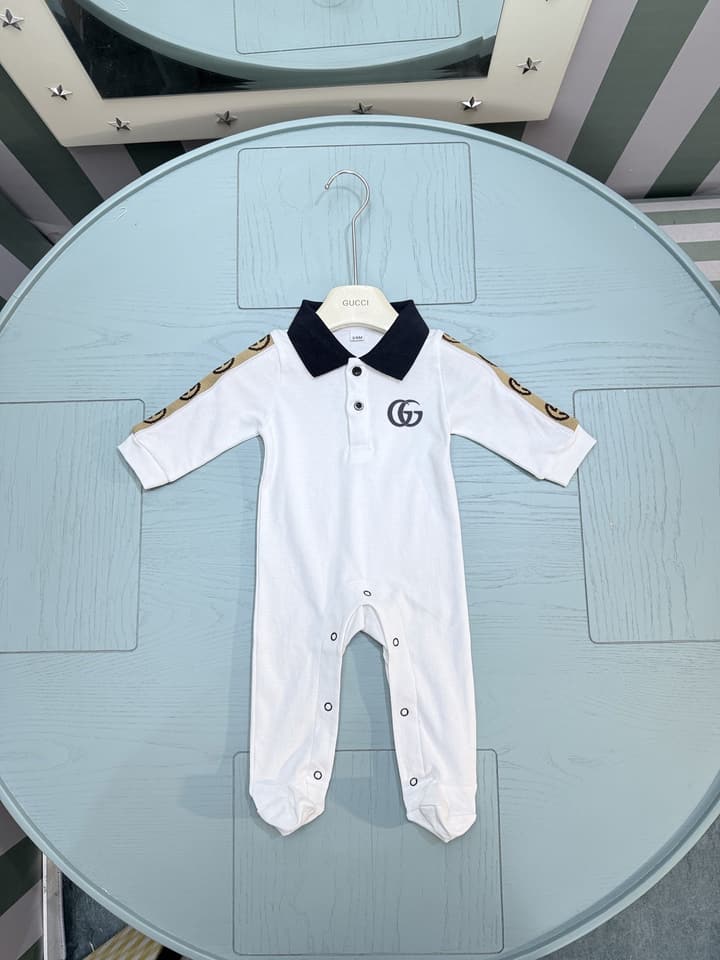 Gucci Collared Long Sleeve Baby Romper – 2025SS – Kids Collection in Navy Blue With White Collar
