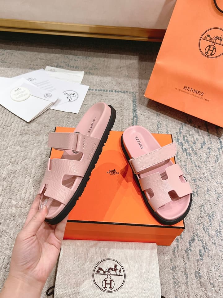 Hermès Chypre Leather Unisex Slides – 2023SS in Blush Pink