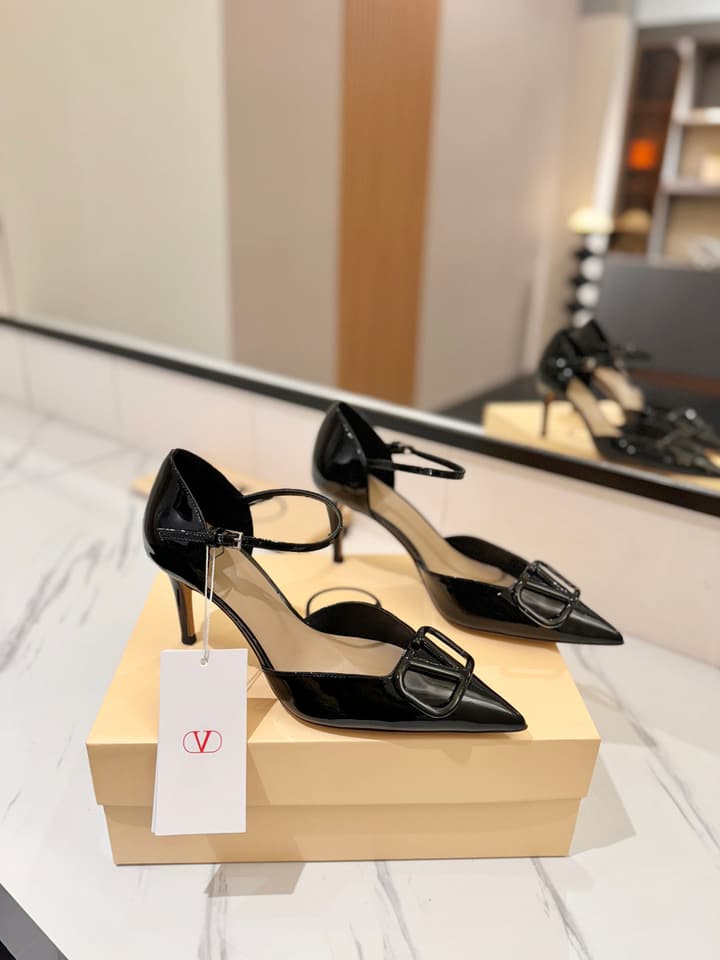 Valentino Garavani VLogo Signature Slingback Sandals in Black