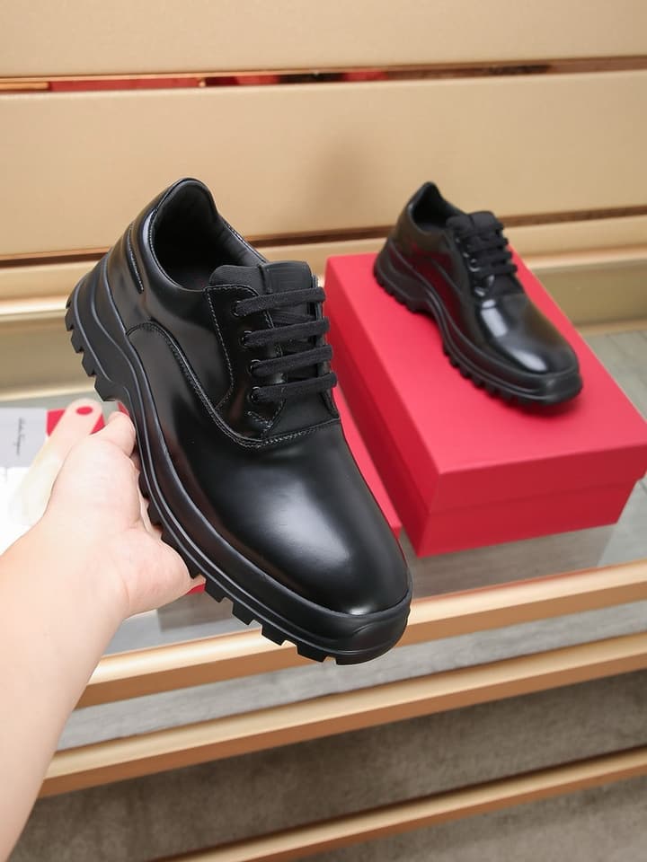 Ferragamo Business Leather Dress Shoes in Shiny Black Leather Derby