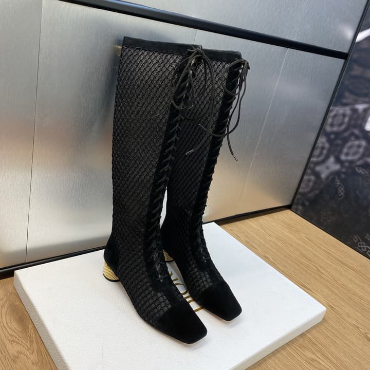 Dior Naughtily-D Metal Pearl Heel Knight Boots – 2023 Runway Haute Couture Collection in Black