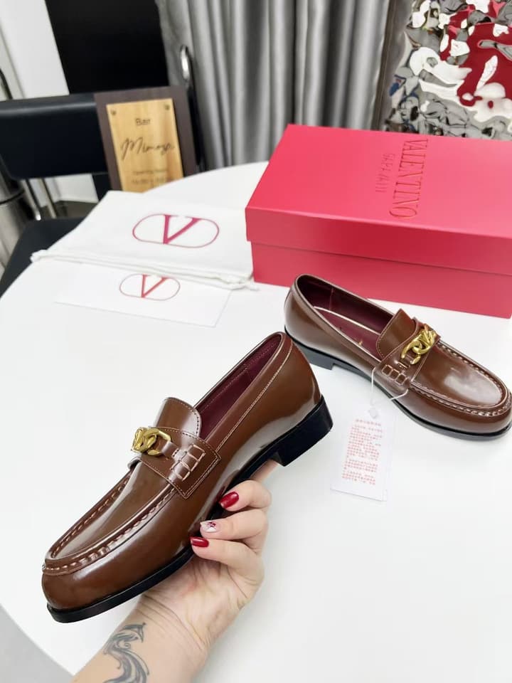 Valentino Logo Buckle Polished Leather Loafers – 2024 Collection in Black
