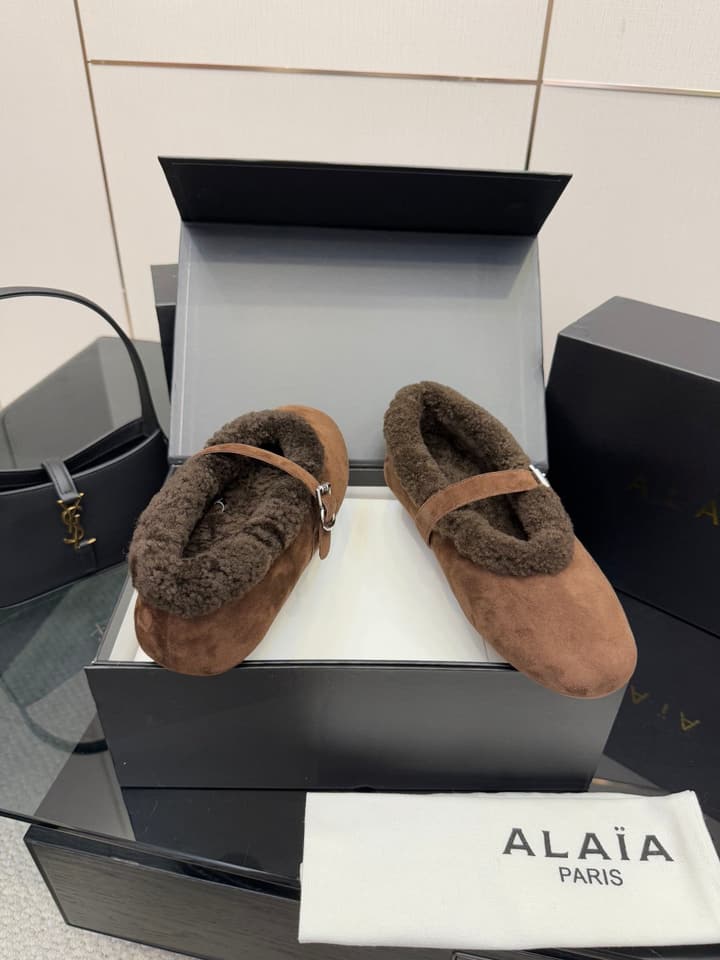 Alaïa Wool-Lined Mary Jane Ballerina Flats – 25SS/FW Collection in Black Suede