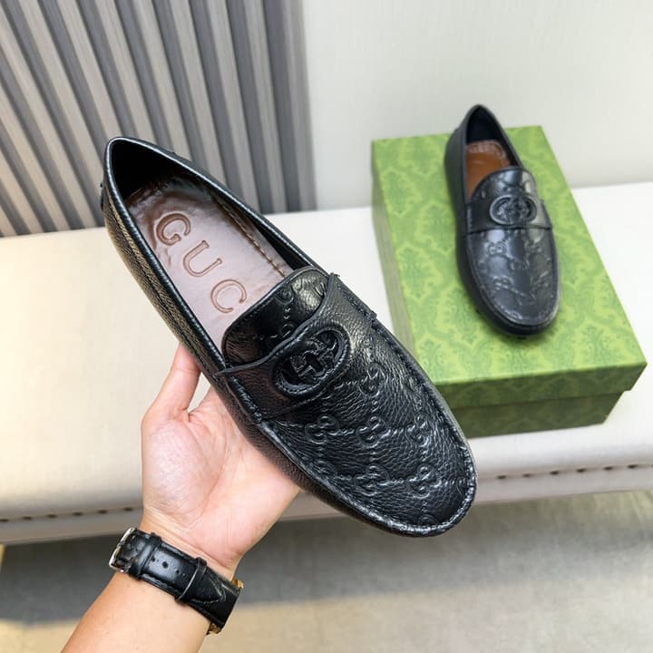 Gucci Premium Leather Loafers in Black Embossed Leather