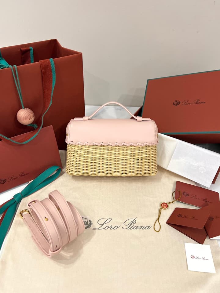 Loro Piana Extra Pocket L19 Bamboo and Leather Handbag in Pink