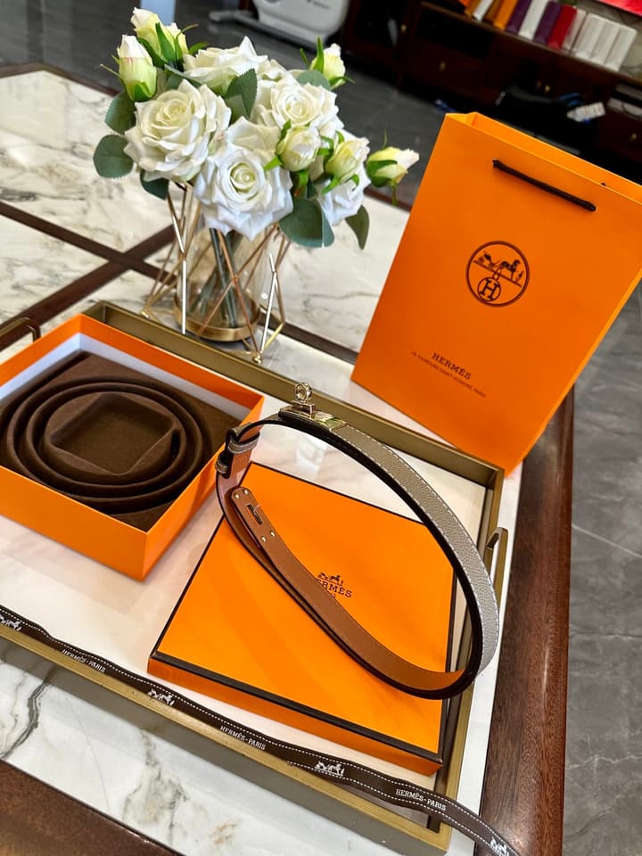 Hermès Slim Leather Belt – 2.0cm in Black With Silver Buckle
