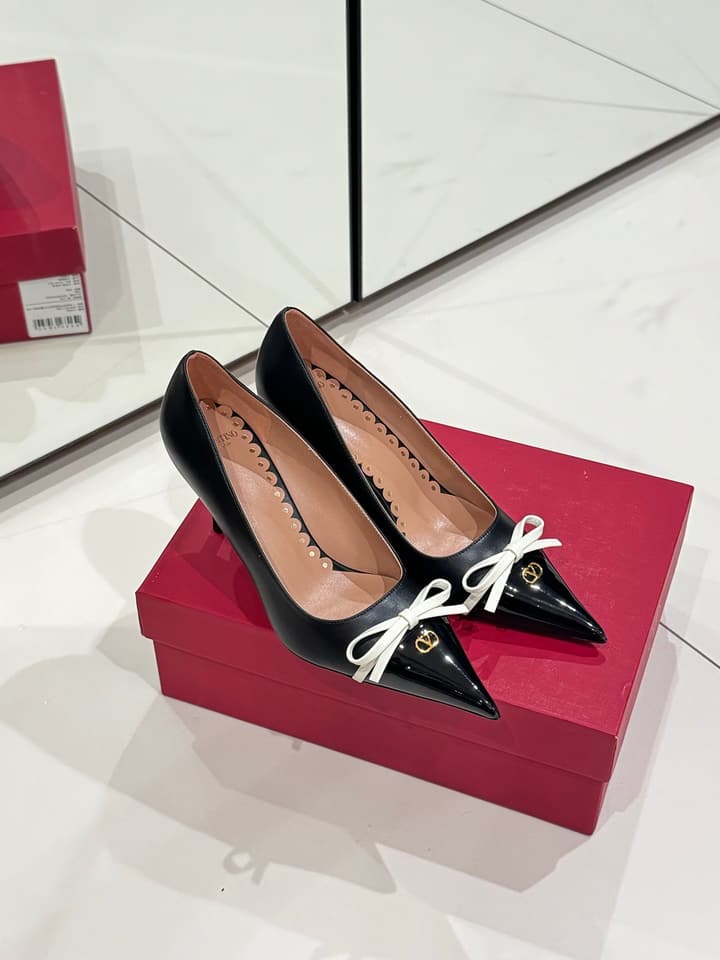 Valentino Bow-Detail High Heels in Black With White Bow