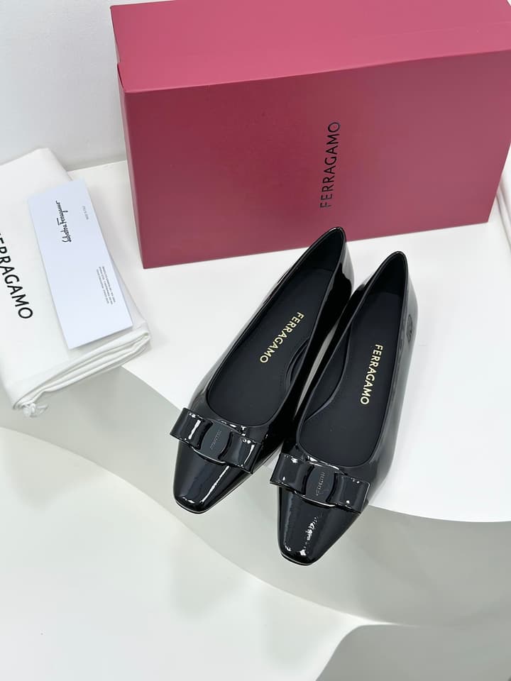 Ferragamo Vara Patent Leather Square Toe Pumps in Black Patent Leather (1cm Heel)