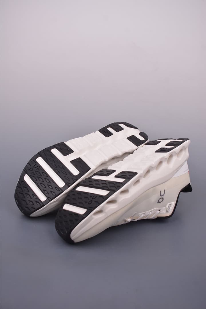 On Cloudmonster Hyper Running Shoes