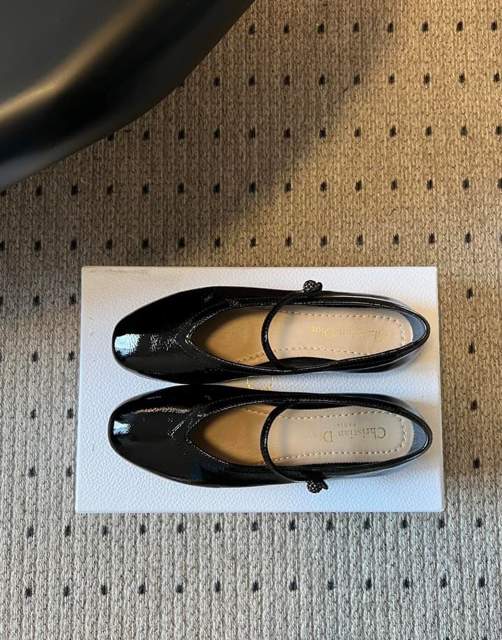 Dior Flat Mary Jane Shoes – 25SS in Black Patent Leather