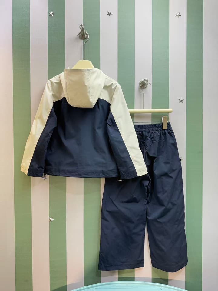 Fendi Kids Logo Windbreaker Tracksuit – 2025SS – Kids Collection in Navy Blue With Cream Accents