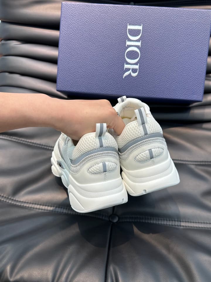 Dior B22 Men's Retro Jogging Sneakers in Black And White Patterned