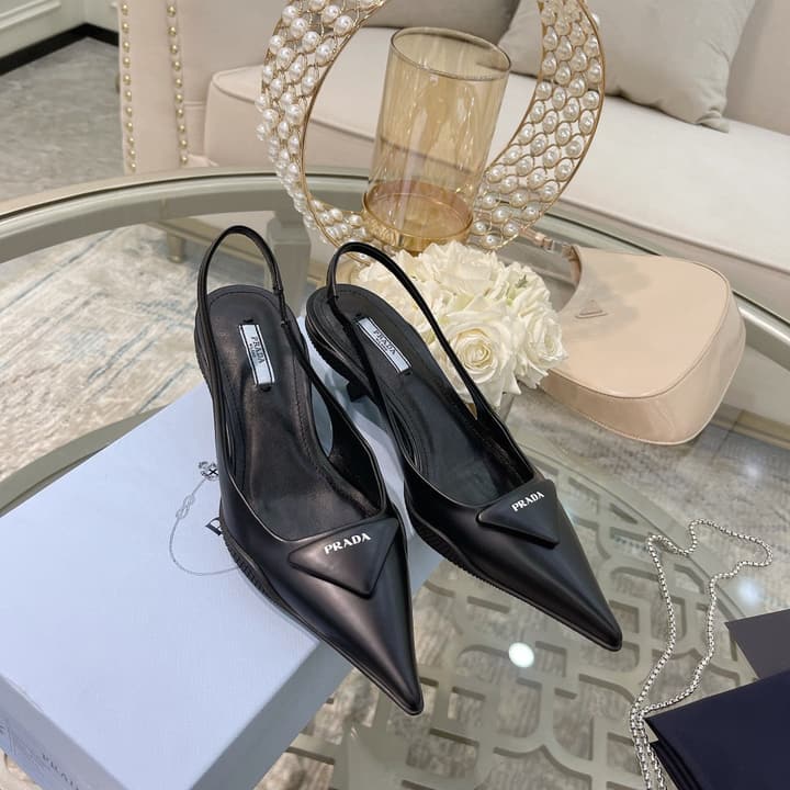 Prada Patent Leather Slingback Heels – Spring/Summer Collection – 2022 in Gold
