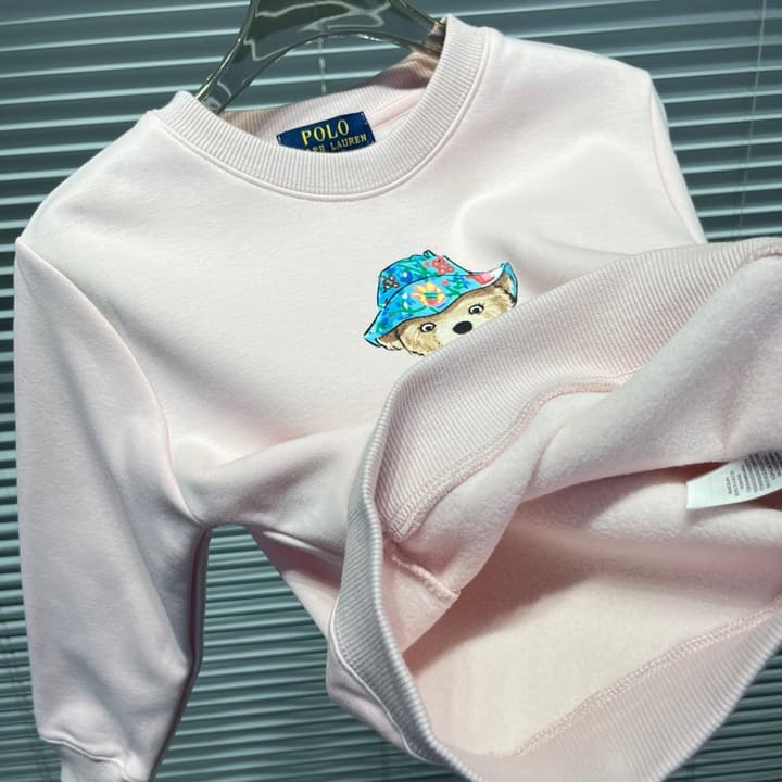 Ralph Lauren Luxury Kids Fleece-Lined Bear Crewneck Sweatshirt – Kids Collection in Light Apricot Bear Sweatshirt
