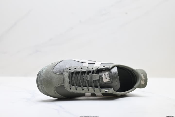 Onitsuka Tiger MEXICO 66 DELUXE NIPPON MADE Sneakers in Deep Sage With Light Grey Stripes