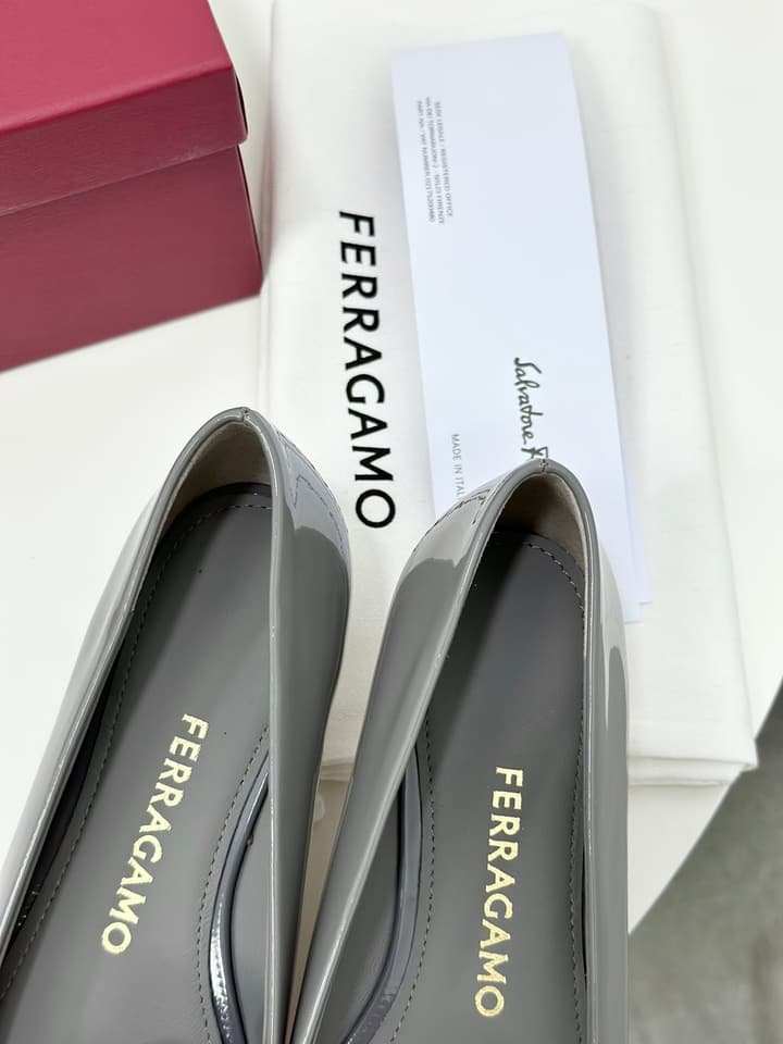Ferragamo Vara Patent Leather Square Toe Pumps in Black Patent Leather (1cm Heel)
