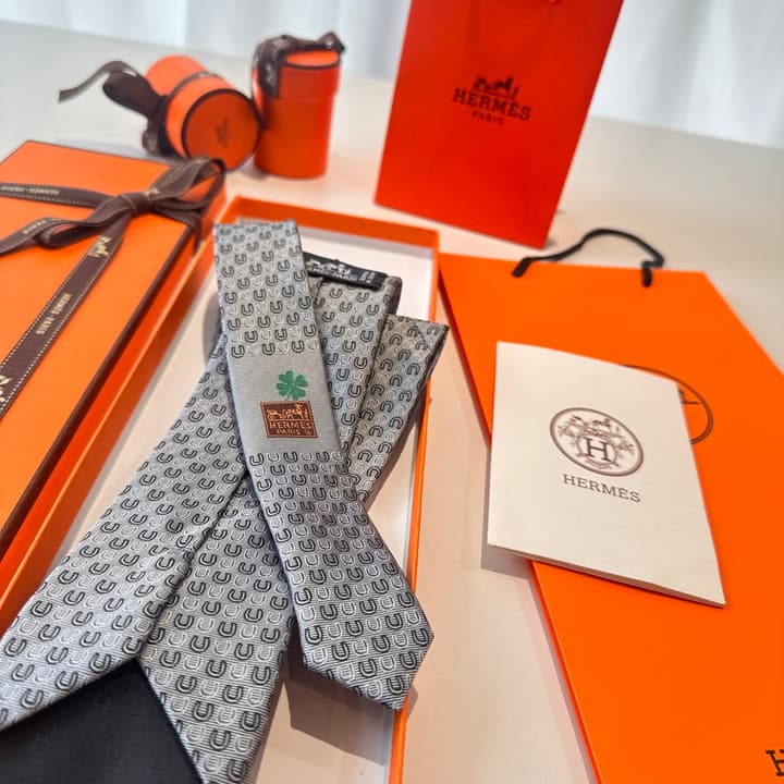 Hermès Men's 'Good Luck' New Collection Tie in Brown