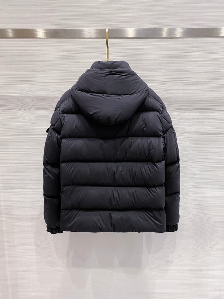 Moncler Maya 70 Matte Down Jacket – 2025 in Classic Black
