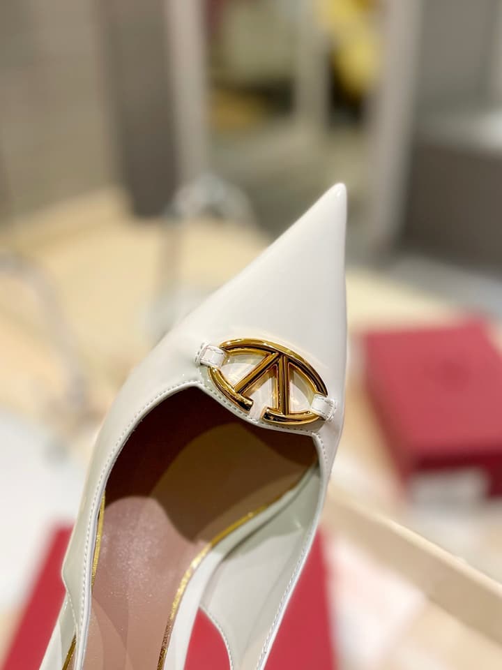 Valentino VLogo Signature Patent Leather Slingback Heels – 2024 Collection in Nude Leather