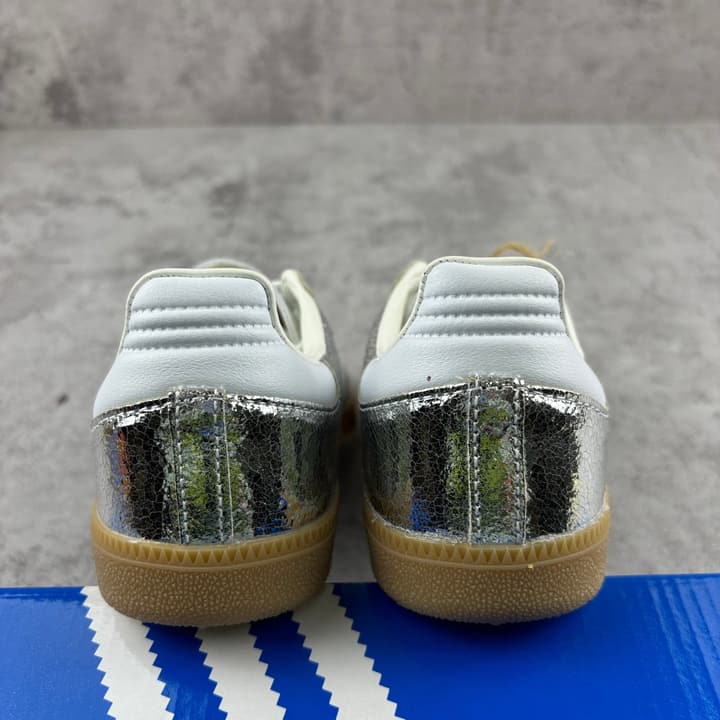 Adidas Samba OG Sneakers in Gold Metallic