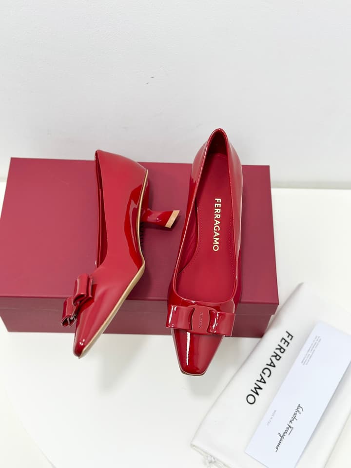 Ferragamo Vara Patent Leather Square Toe Pumps in Black Patent Leather (1cm Heel)