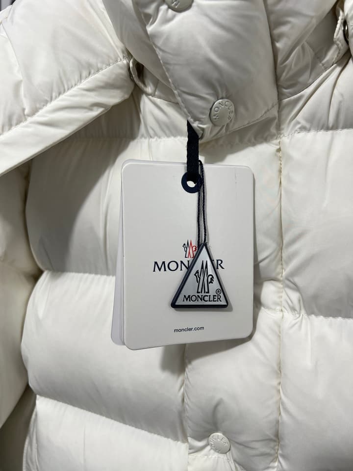 Moncler Vezere Short Puffer Jacket in White