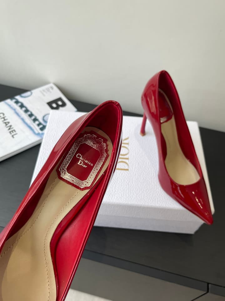 Dior Pointed High-Heel Pumps – 25SS Spring/Summer Collection in Patent Burgundy