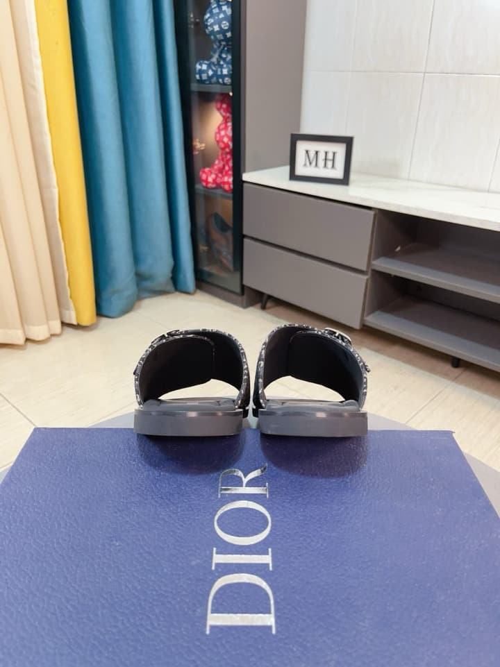Dior Aqua Suede Sandals – Spring/Summer Collection in Beige Oblique